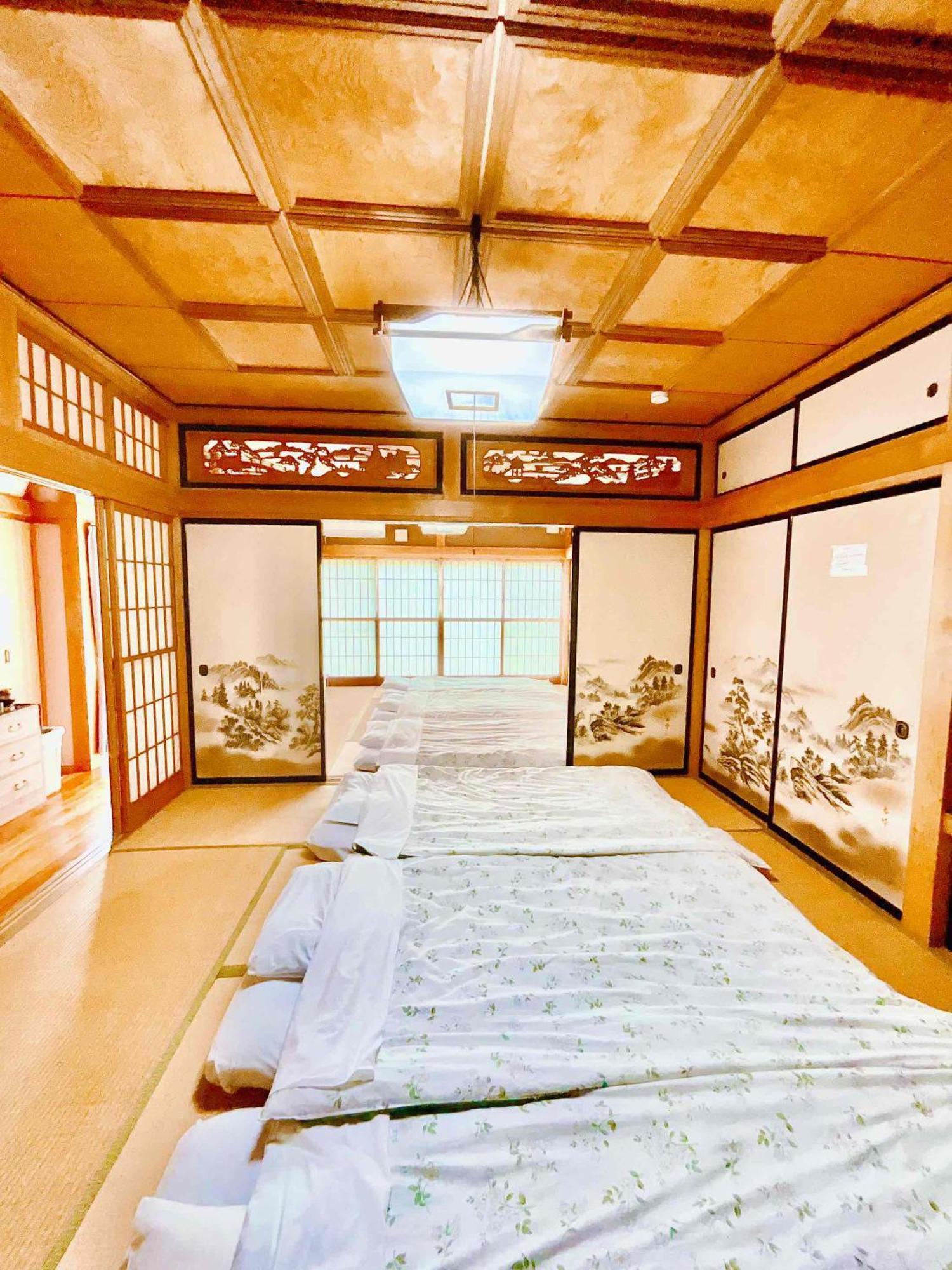 T&T Fujiyama Guest House Fujiyoshida Exterior photo