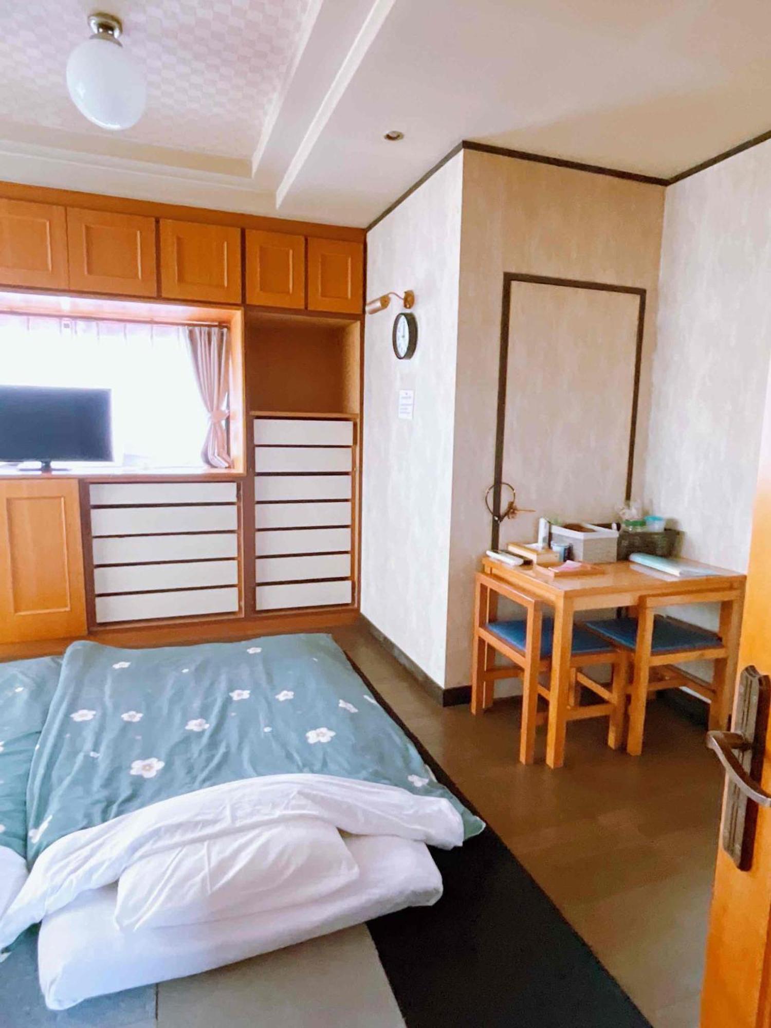 T&T Fujiyama Guest House Fujiyoshida Exterior photo