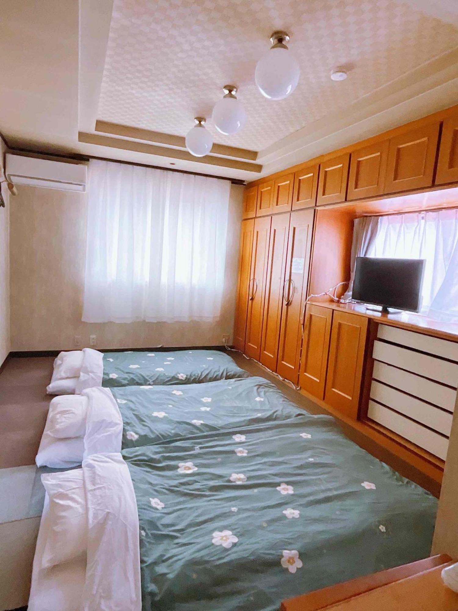 T&T Fujiyama Guest House Fujiyoshida Exterior photo